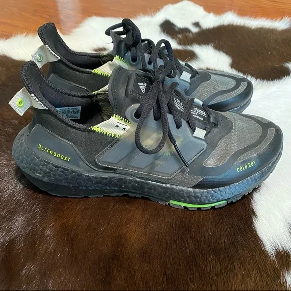 adidas gazelle silver green womens Adidas Unisex Ultraboost 22 Cold.Rdy Core Black / Grey Six / Grey Four Running  Shoes